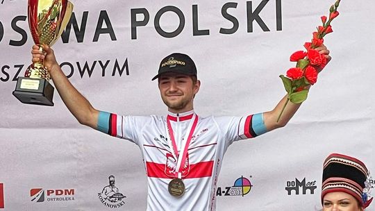 Kolarze z województwa lubelskiego przywieźli z mistrzostw Polski w Ostrołęce worek medali