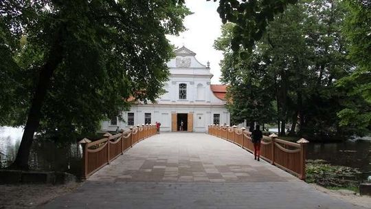 Koleją na Roztocze. Specjalne pociągi na długi weekend