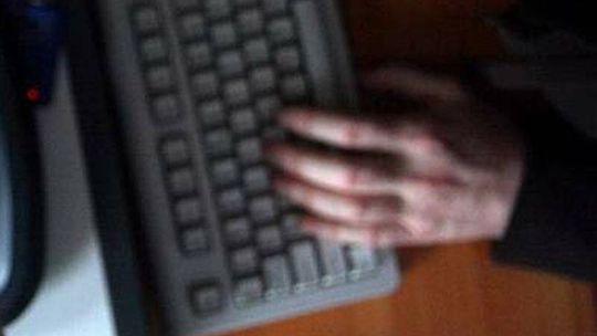 Kolejna ofiara oszustów. Straciła spore pieniądze