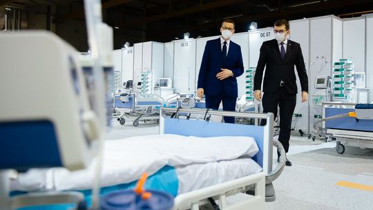 Kolejne obostrzenia niewykluczone. Padło pytanie o kościoły