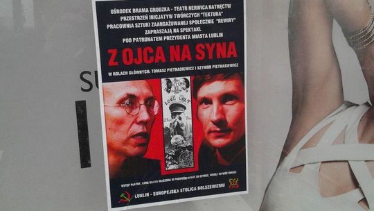 Kolejny atak na Tomasza Pietrasiewicza. Tym razem plakaty z synem