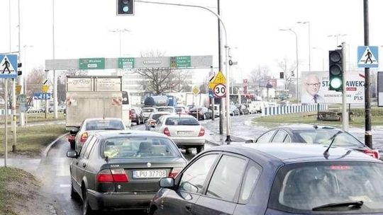 Kolejny problem z Systemem Zarządzania Ruchem. Kierowcy musieli stać przy zielonym świetle
