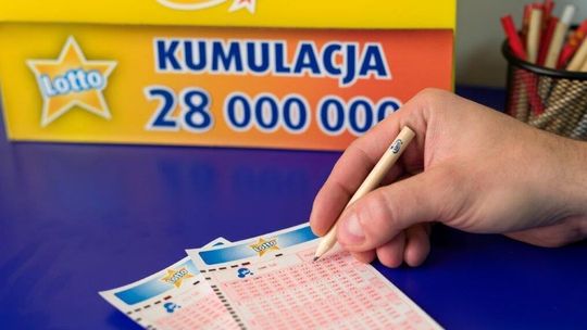 Kolektura przy rynku. Skreślił i wygrał miliony 