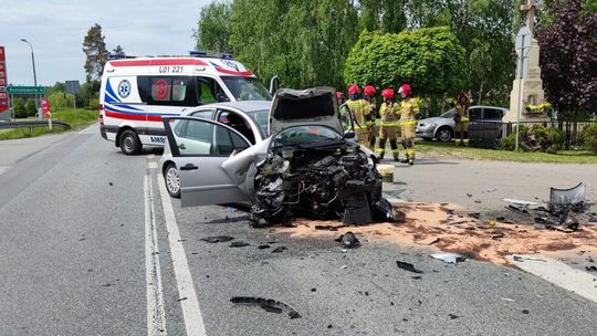 Kolizja na drodze z Puław do Żyrzyna. Dwie osoby w szpitalu