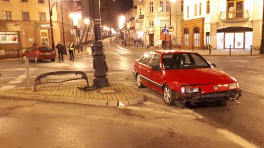 Kolizja w centrum Lublina. Peugeot zderzył się z volkswagenem