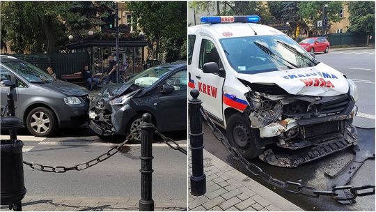 Kolizja w centrum Lublina. Zderzyły się trzy auta, przejazd jest utrudniony [zdjęcia]