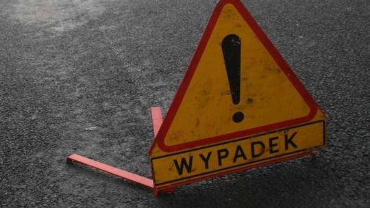 Kolonia Dąbrowica. Pieszy potrącony przez samochód