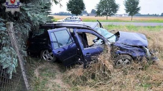 Kolonia Rudnik. Wypadek i dachowanie volkswagena