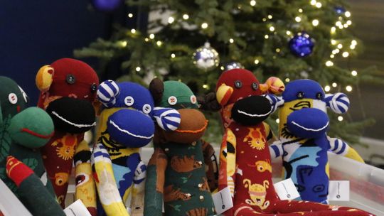 Kolorowe maskotki zamiast stresu. Niezwykłe wsparcie dla najmłodszych od osadzonych w lubelskim areszcie