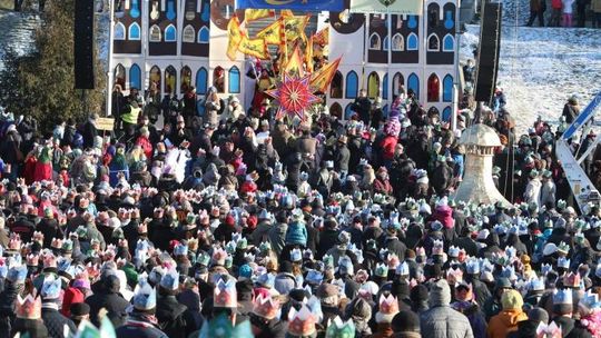 Kolorowy Orszak Trzech Króli przeszedł przez Lublin (wideo)