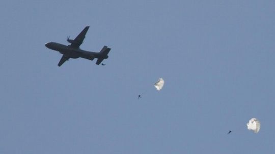 Komandosi skakali do Jeziora Białego (zdjęcia)