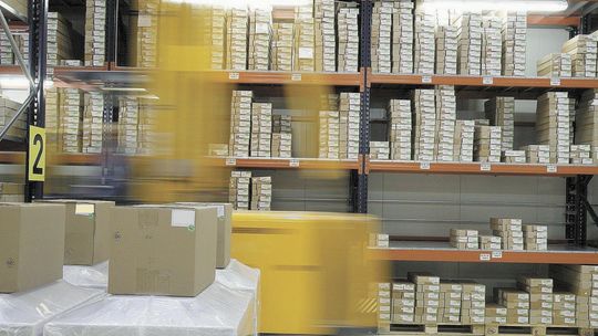 Komisjoner najczęściej poszukiwanym zawodem za granicą. Ile można zarobić?