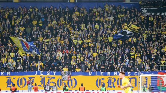 Komplet kibiców obejrzał mecz Motor - Legia