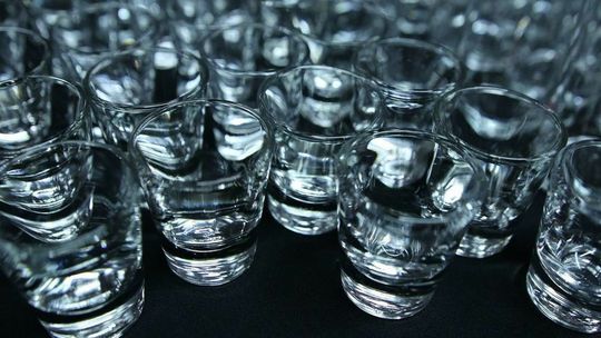 Kompletnie pijana matka "zajmowała się" dziećmi. Miała ponad 3 promile