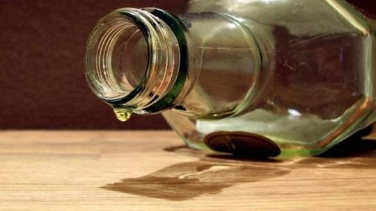 Kompletnie pijana spacerowała nocą z dzieckiem po parku