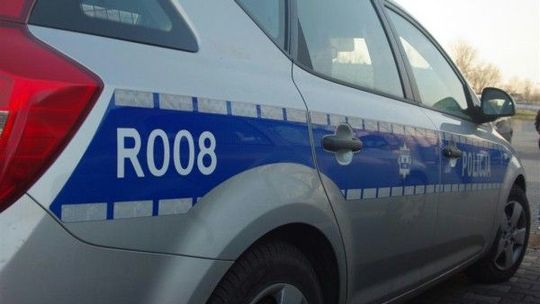 Kompletnie pijany mleczarz prowadził cystrnę wężykiem