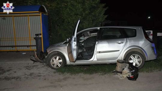 Kompletnie pijany wracał z pracy. Staranował przystanek 