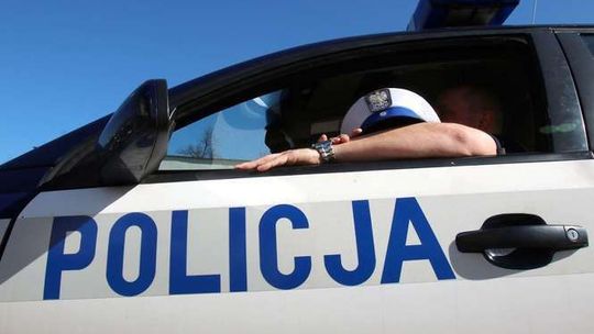 Kompletnie pijany zatrzymany do kontroli. Zaoferował policjantom 2 tys. złotych
