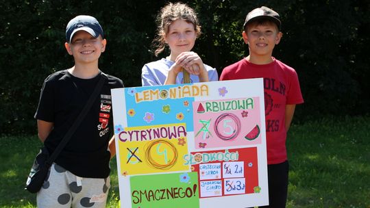 Komu lemoniady? Dzieci zbierają pieniądze na swoje marzenia