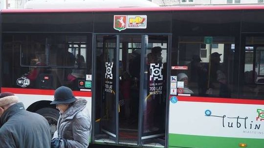 Komunikacja miejska w święta wielkanocne. Zmiany od dziś