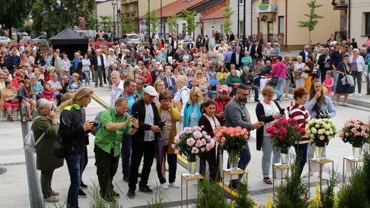 Koncerty, wystawy, kwiaty. W Końskowoli rozpoczęło się Święto Róż