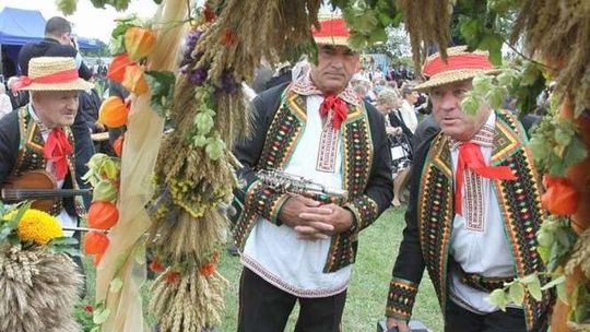 Kończy się lato, dożynek czas. Program imprez w Radawcu, Wojciechowie, Janowcu i Mełgwi