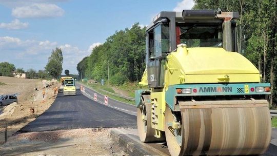Kończy się prostowanie zakrętów na drodze nr 17