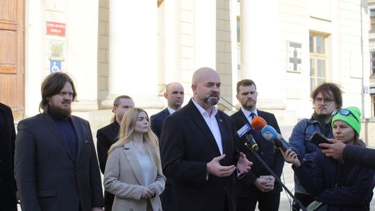 Konfederacja krytykuje nowe przepisy o środkach ochrony roślin. „Kolejny festiwal biurokracji”