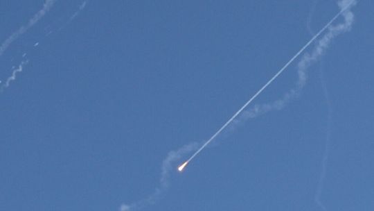 Konflikt Iran-Izrael: 11 osób rannych, Trump interweniuje 