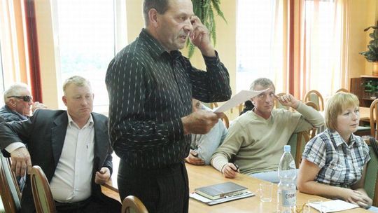 Konflikt o szkołę w Brzozówce: Radni nie zajmą się sprawą budynku