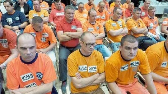 Konflikt w pogotowiu. Ratownicy: "Dyrektor wyzywa nas od meneli i oszołomów"