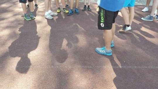 Koniec całorocznych zwolnień z wf-u? MEN informuje nauczycieli, że stary system nadal działa