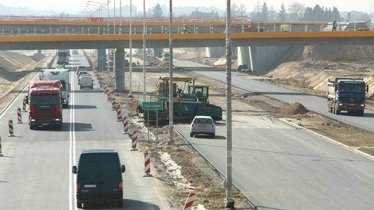 Koniec krętego objazdu w Elizówce. Węzeł Rudnik otwarty (wideo)