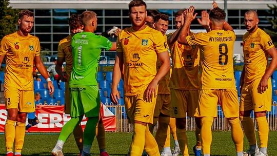 Koniec pięknej serii Janowianki, Łada rzutem na taśmę pokonała Sygnał i komplet wyników IV ligi