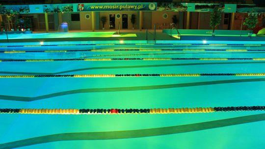 Koniec z dzwonkami na puławskim basenie. "To głęboki PRL" 