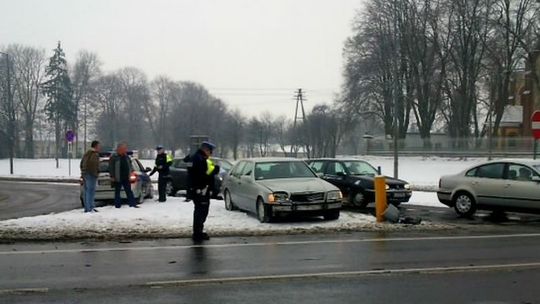Konopnica: Zderzenie mercedesa z fiatem