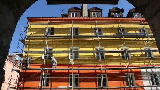 Konserwator zabytków: Intensywne kolory kamienicy są zgodne z projektem