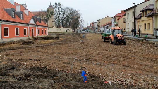 Końskowola: Granitowe płyty w miejsce starych drzew. Wycięto prawie wszystkie