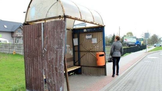 Końskowola: Mają wymienić dziurawe wiaty przystankowe