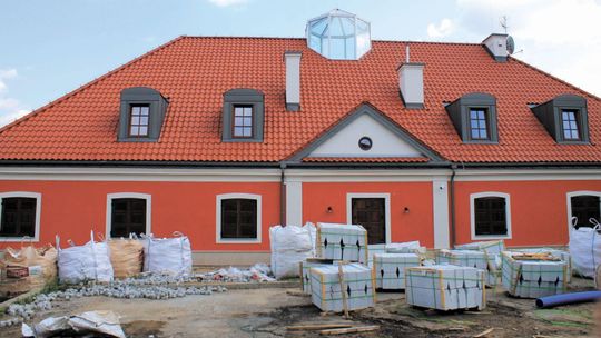 Końskowola: Rusztowania już zdjęte, pora na nowe krzesła