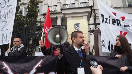 \"Konsul Banderowiec Won z Lublina”. Piskorski i Rękas razem na pikiecie