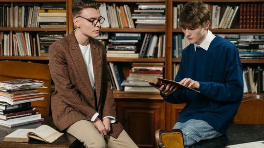 Konteksty literackie na maturze – jak je dobierać i wykorzystywać?