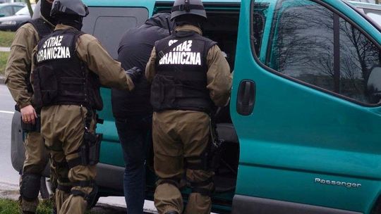 Kontrabanda płynęła Bugiem. Zatrzymano przemytników