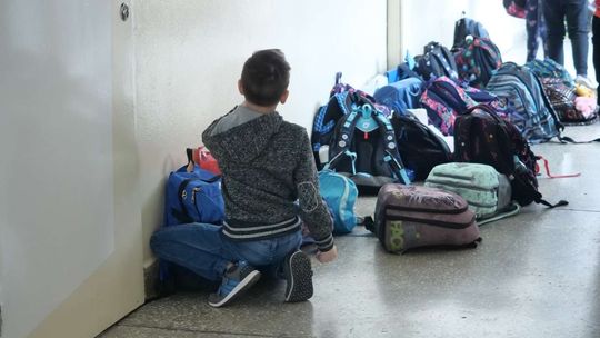 Kontrole w szkołach w woj. lubelskim. Sanepid sprawdza ile ważą dziecięce tornistry