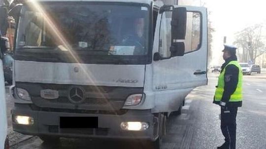 Kontrolowali autobusy i ciężarówki. Ponad 50 mandatów