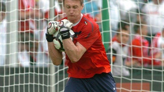 Kontuzja Przemysława Tytonia, PSV – Ajax 2:2 (wideo)