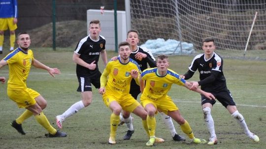 Korona II Kielce – Stal Kraśnik 0:0. Czerwona kartka pokrzyżowała plany
