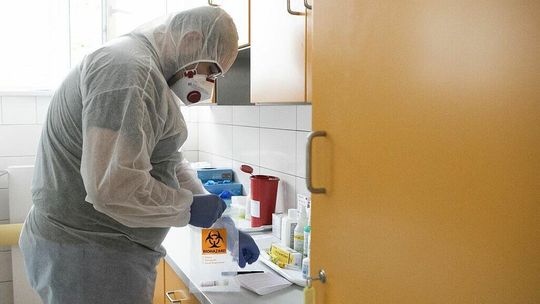 Koronawirus 27 marca 2022 r. Spada liczba zakażeń w kraju