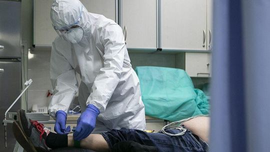 Koronawirus, 3 kwietnia 2022 r. Tak mało zakażeń dawno nie było