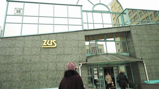 Koronawirus: Dłużej będzie można pobierać dodatkowy zasiłek na opiekę nad dzieckiem